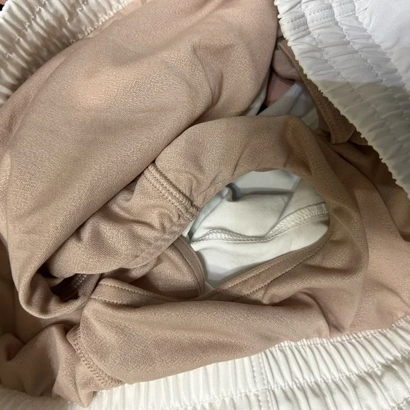 Athleta Mesh Racer Run Mid Rise 4 Short Hidden Pocket Size XS - Picture 3 of 6